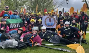 Kurs kajakarstwa górskiego Kraków: Odkryj Kolną i bystrą wodę!