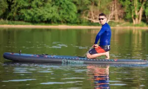 SUP czy kajak? Wybierz idealny sprzęt wodny dla siebie!