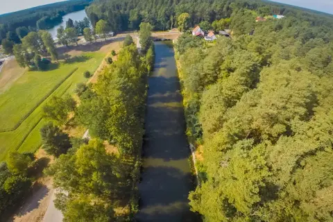 Spływ kajakowy Fojutowo: Łatwe trasy, akwedukt i porady dla rodzin