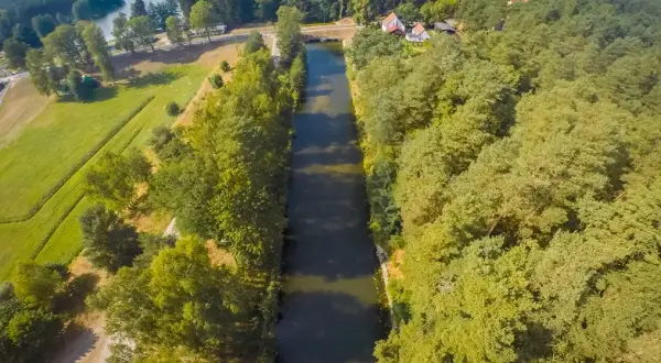 Spływ kajakowy Fojutowo: Łatwe trasy, akwedukt i porady dla rodzin